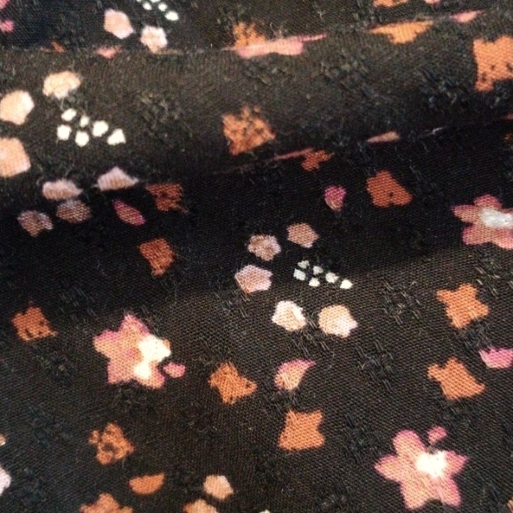 Universal Thread Retro Floral Top - Picture 9 of 9